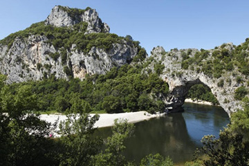 Residence Le Domaine de Chames - Vallon Pont d'Arc - Vacancéole - Gorges de l'ardèche