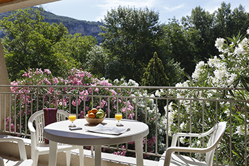 Résidence Le Domaine de Chames - Vallon Pont d'Arc - Vacancéole - Studio 6 personnes - Terrasse ou balcon