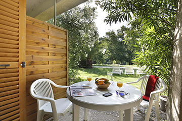 Résidence Le Domaine de Chames - Vallon Pont d'Arc - Vacancéole - Studio 2 personnes - Terrasse ou balcon